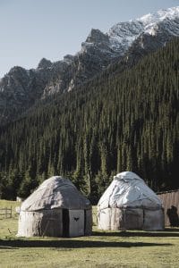 Altyn Arashan, dormir dans une yourte